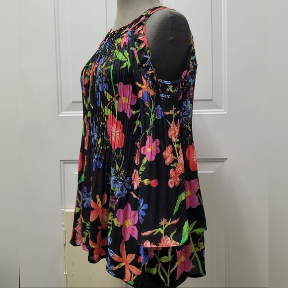 Spense Cold Shoulder Floral Top - Picture 2 of 6